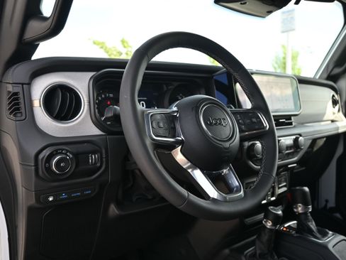 Used 2025 Jeep Wrangler Sahara w/ Safety Group image 3