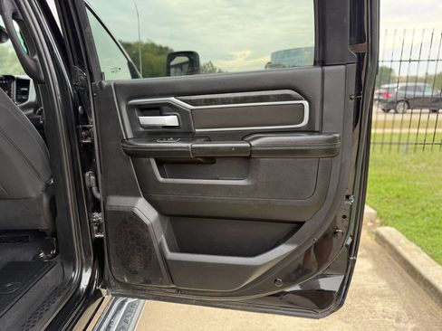 Used 2024 RAM 3500 Big Horn w/ Sport Appearance Package image 14