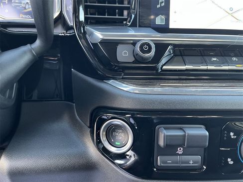 Used 2025 Chevrolet Silverado 1500 LT image 17