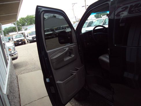 Used 2013 Chevrolet Express 1500 AWD image 18
