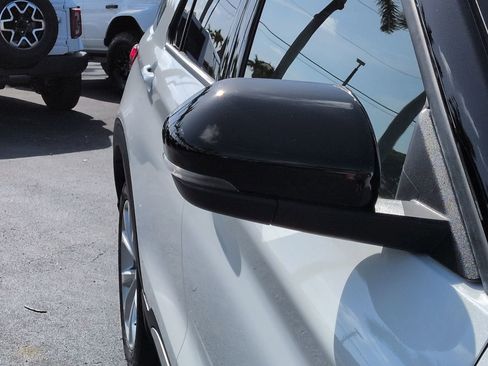 Certified 2024 Ford Explorer Platinum w/ Technology Package image 12