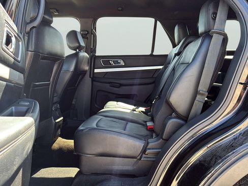 Used 2017 Ford Explorer XLT w/ Equipment Group 202A FWD image 19