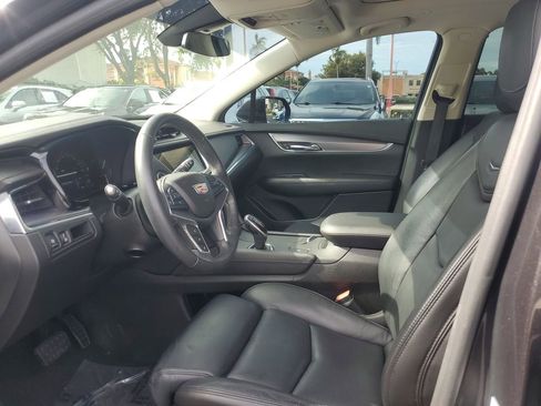 Used 2017 Cadillac XT5 Luxury w/ Driver Awareness Package image 20