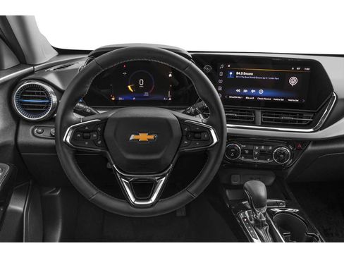 Used 2026 Chevrolet Trax ACTIV w/ Driver Confidence Package FWD image 4