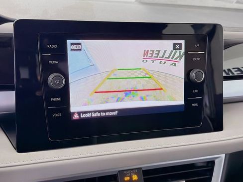 New 2026 Volkswagen Taos SE image 15