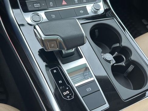 Used 2023 Audi Q8 Premium Plus image 33