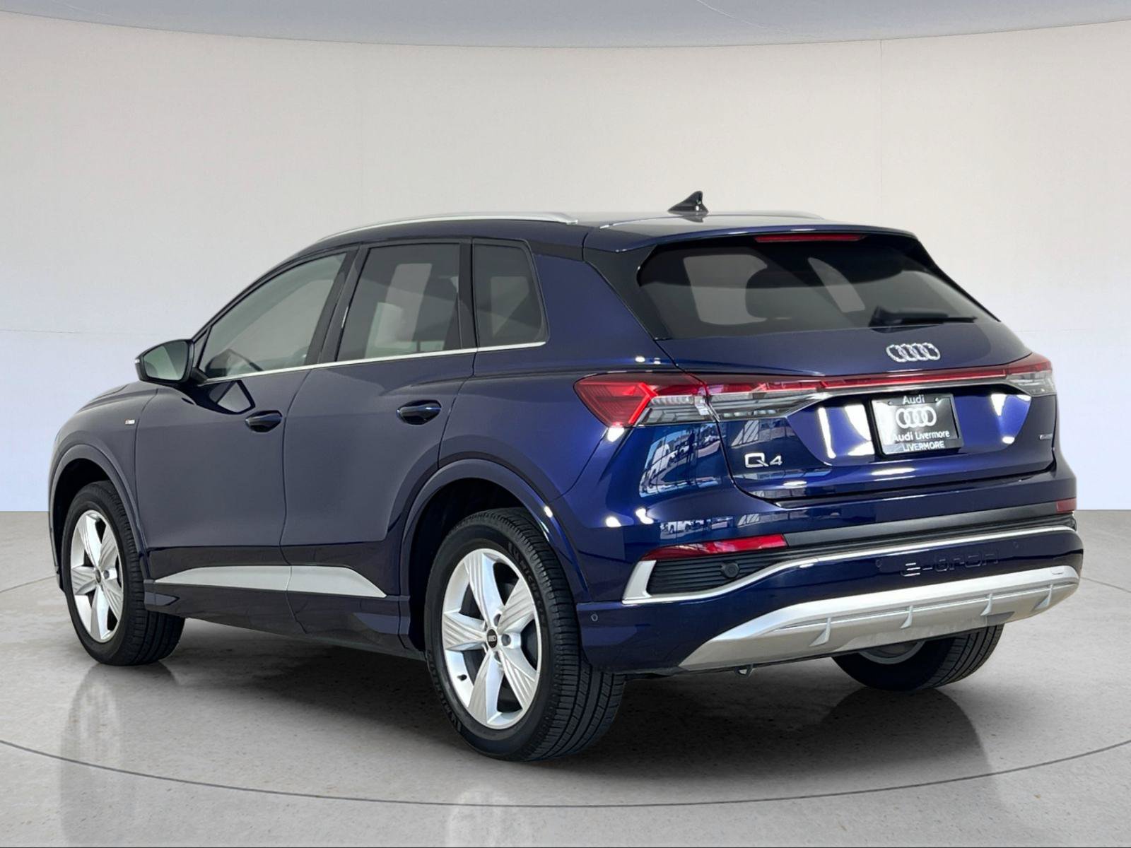 Used 2023 Audi Q4 e-tron Premium Plus w/ Premium Plus AWD/4WD image 4
