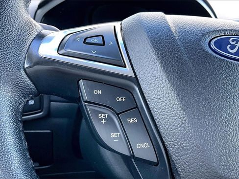 Used 2024 Ford Edge SEL image 16