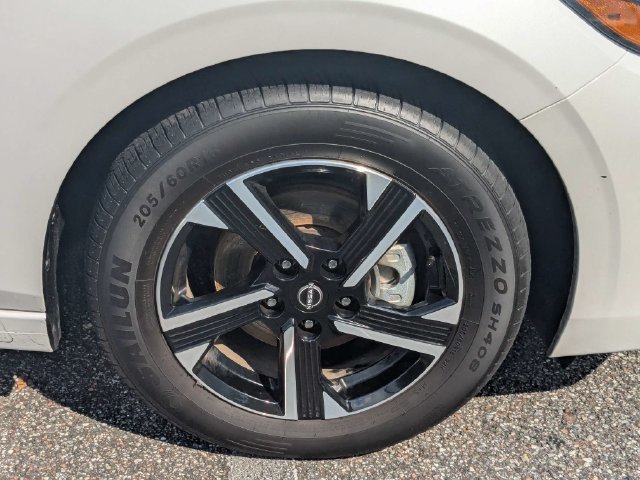 Used 2025 Nissan Sentra SV FWD image 12
