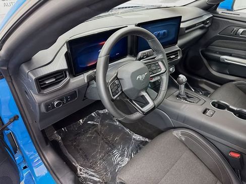 Used 2024 Ford Mustang Coupe image 9