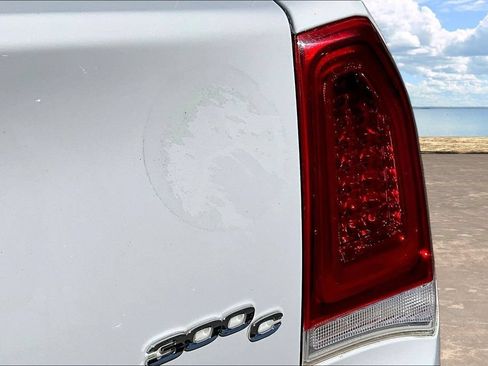 Used 2016 Chrysler 300 C RWD image 21