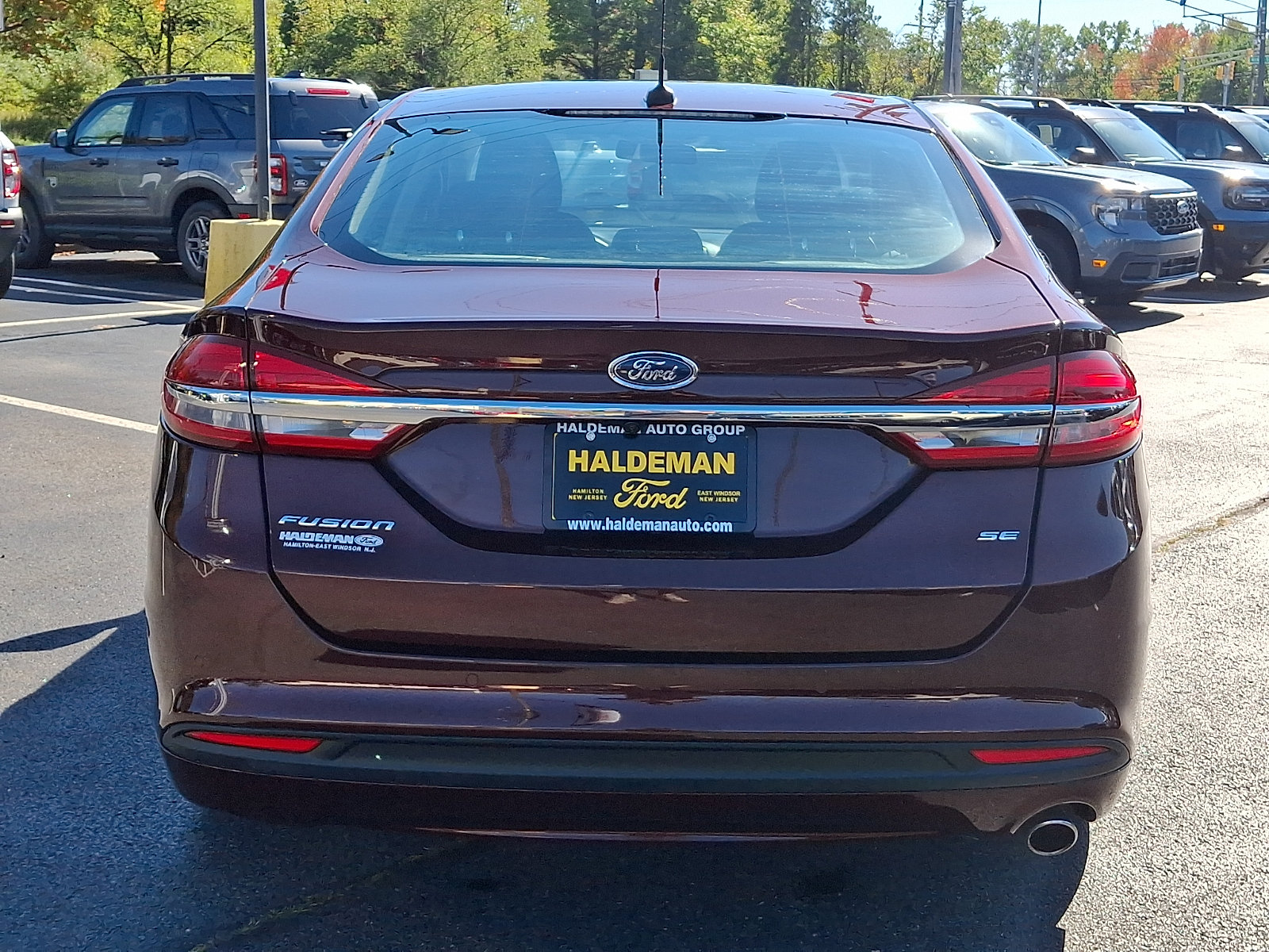Used 2018 Ford Fusion SE w/ Fusion SE Technology Package FWD image 6