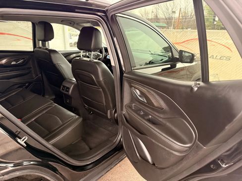 Used 2024 GMC Terrain SLT image 24