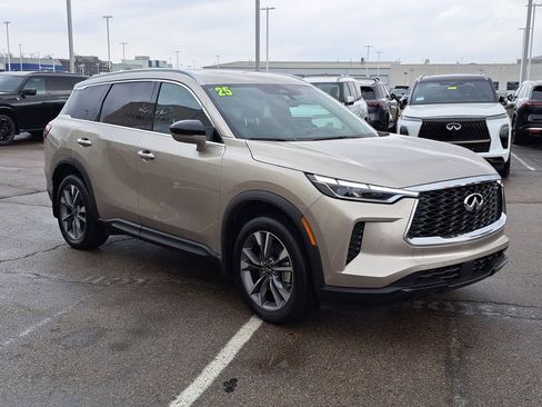 Used 2025 INFINITI QX60 Luxe w/ Vision Package image 7