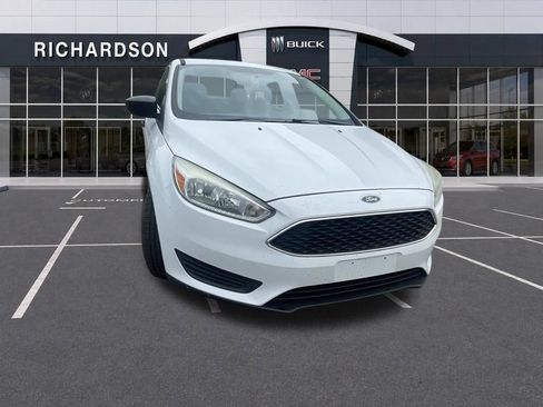 Used 2015 Ford Focus S FWD image 4