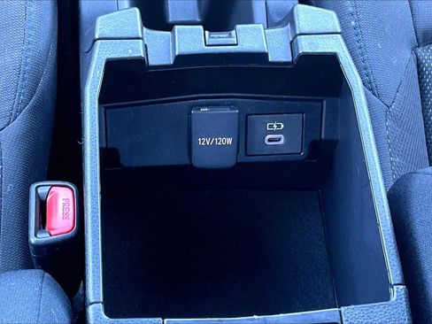 Used 2024 Toyota Corolla Cross SE image 38