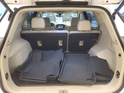 Used 2022 GMC Terrain Denali w/ Denali Premium Package image 12