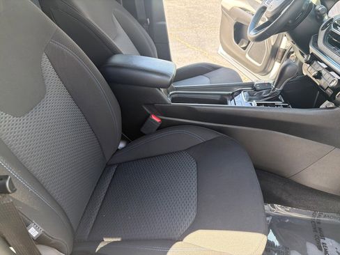 Used 2025 Jeep Compass Sport AWD/4WD image 17