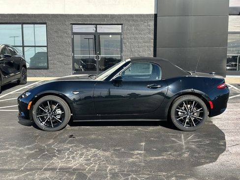 New 2025 MAZDA MX-5 Miata Grand Touring image 2
