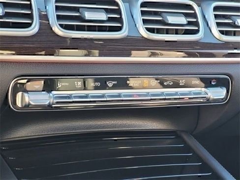 Used 2025 Mercedes-Benz GLE 350 4MATIC image 29