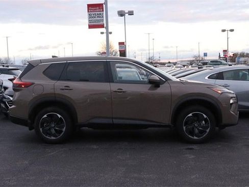 Certified 2024 Nissan Rogue SV image 5