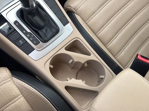 Used 2013 Volkswagen CC Sport image 21