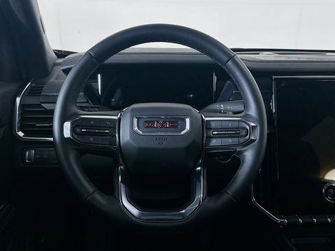 Used 2025 GMC Acadia Elevation image 18