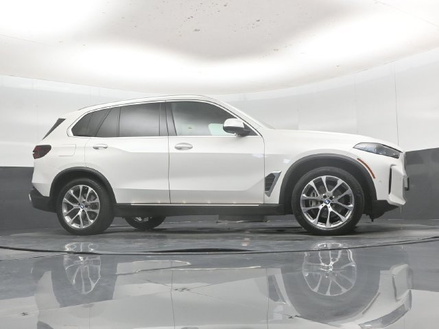 Used 2024 BMW X5 xDrive40i AWD/4WD image 53