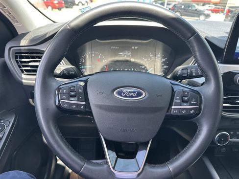 Used 2022 Ford Escape SE w/ Convenience Package AWD/4WD image 3