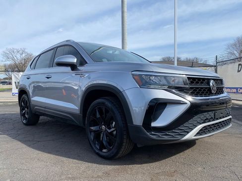 Used 2022 Volkswagen Taos SE FWD image 31