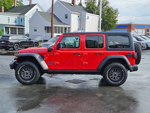 Used 2024 Jeep Wrangler Unlimited Rubicon 4xe image 2