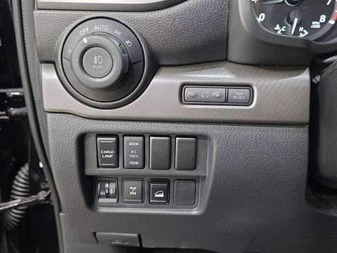Used 2023 Nissan Titan PRO-4X w/ Pro-4x Convenience Package AWD/4WD image 26