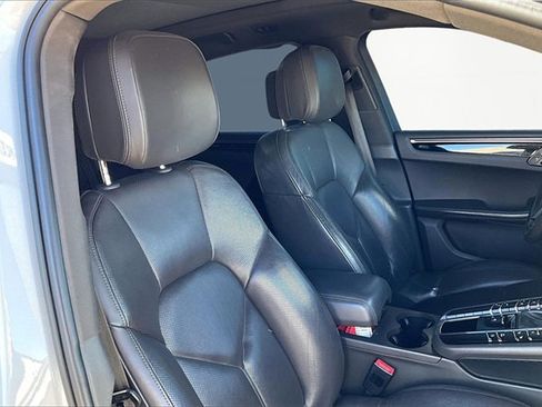 Used 2016 Porsche Macan S image 7