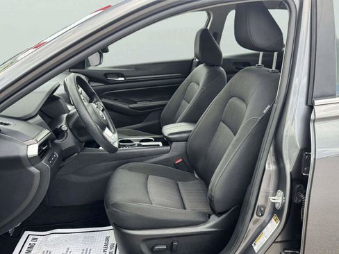 Used 2024 Nissan Altima 2.5 SV FWD image 14