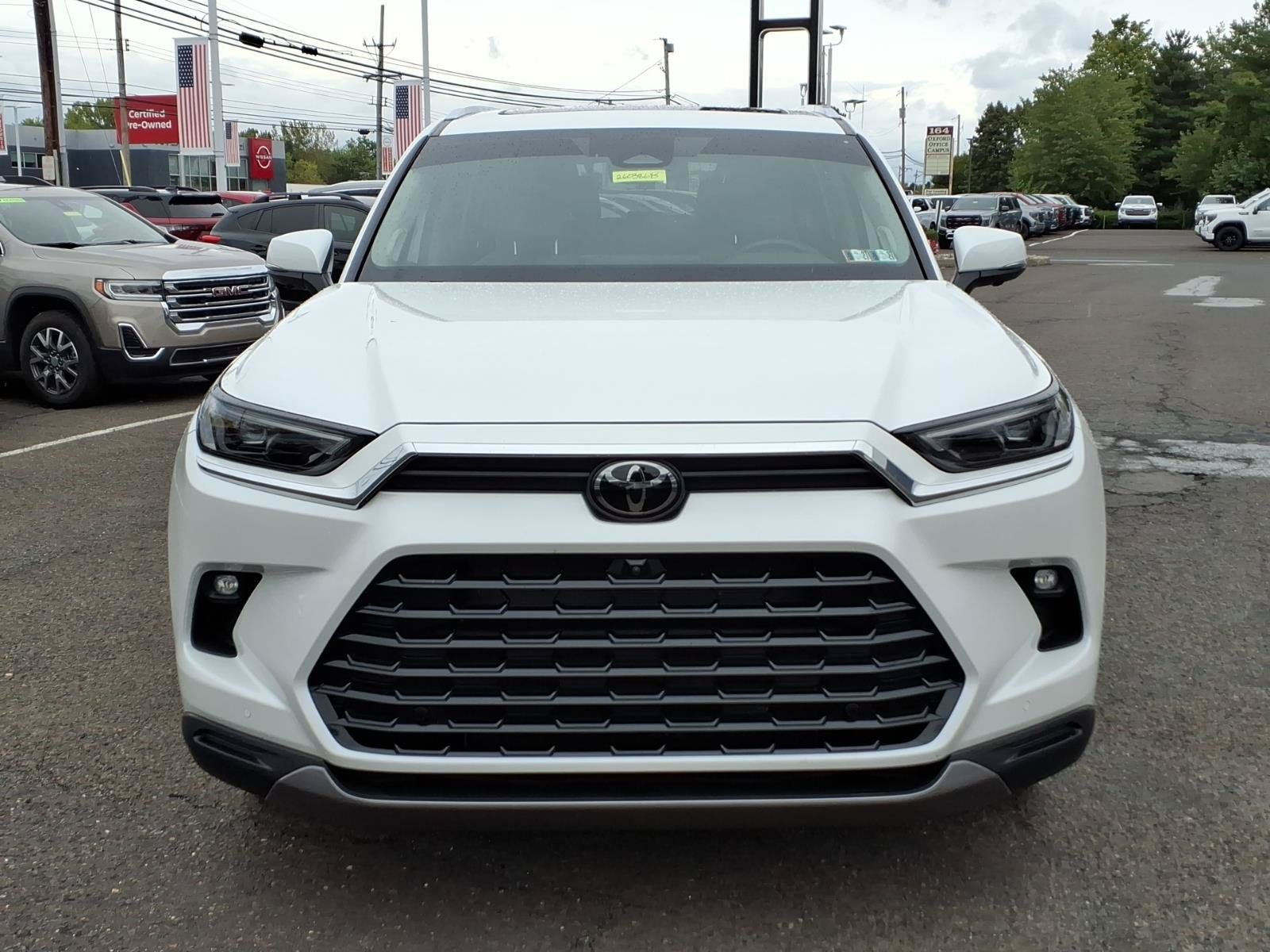 Used 2024 Toyota Grand Highlander AWD image 9