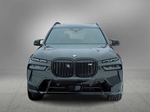 New 2026 BMW X7 M60i image 3
