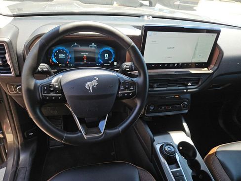 Used 2025 Ford Bronco Sport Outer Banks w/ Outer Banks Tech Package+ AWD/4WD image 17