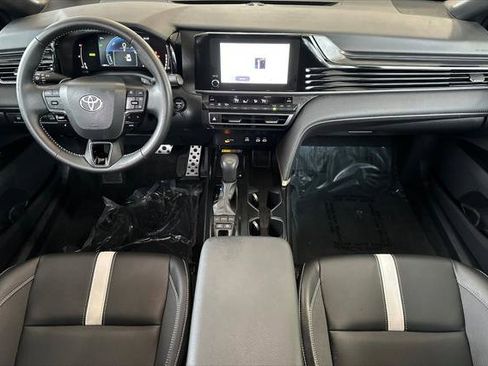 Certified 2025 Toyota Camry SE image 3