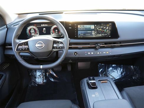 Used 2024 Nissan Ariya AWD image 9