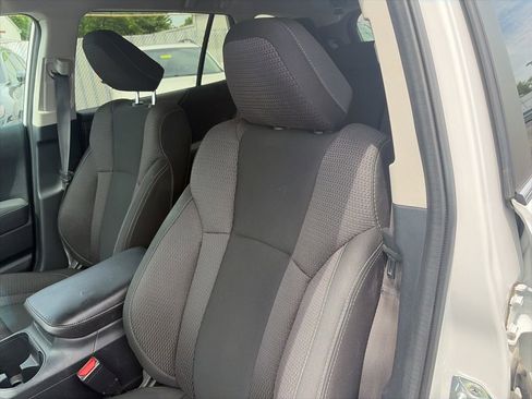 Used 2022 Subaru Outback Premium AWD/4WD image 13