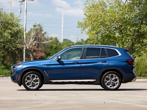 Used 2023 BMW X3 xDrive30i w/ Premium Package image 10