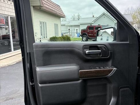 Used 2020 GMC Sierra 1500 SLE w/ X31 Off-Road Package image 11
