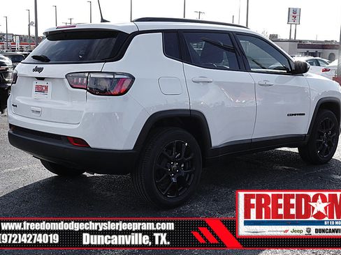 New 2026 Jeep Compass Latitude image 5