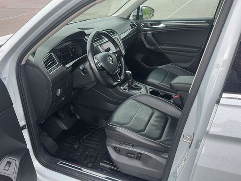 Used 2018 Volkswagen Tiguan SEL Premium AWD/4WD image 8