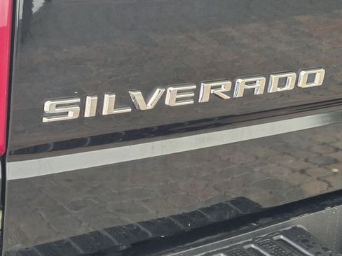 Used 2023 Chevrolet Silverado 1500 LT RWD image 9