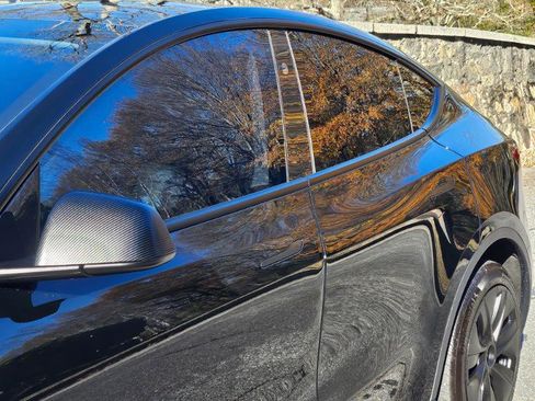 Used 2023 Tesla Model Y Long Range image 13