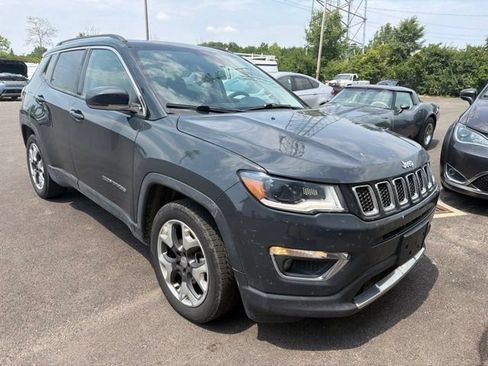 Used 2018 Jeep Compass Limited w/ Navigation Group FWD image 3