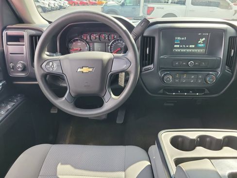 Used 2018 Chevrolet Silverado 1500 Custom w/ Custom Convenience Package RWD image 12