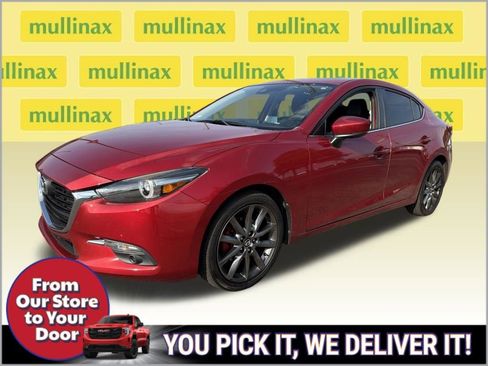 Used 2018 MAZDA MAZDA3 Grand Touring FWD image 2