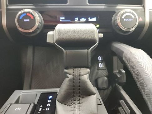 Certified 2026 Toyota Tacoma SR5 AWD/4WD image 59